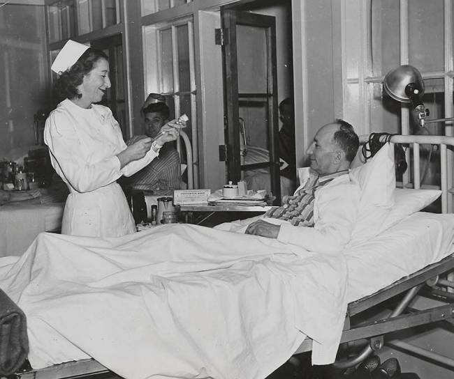 1940s-Discovery-and-distribution-of-breakthrough-_antibiotic-MER-MER-0931-0011-Image00016